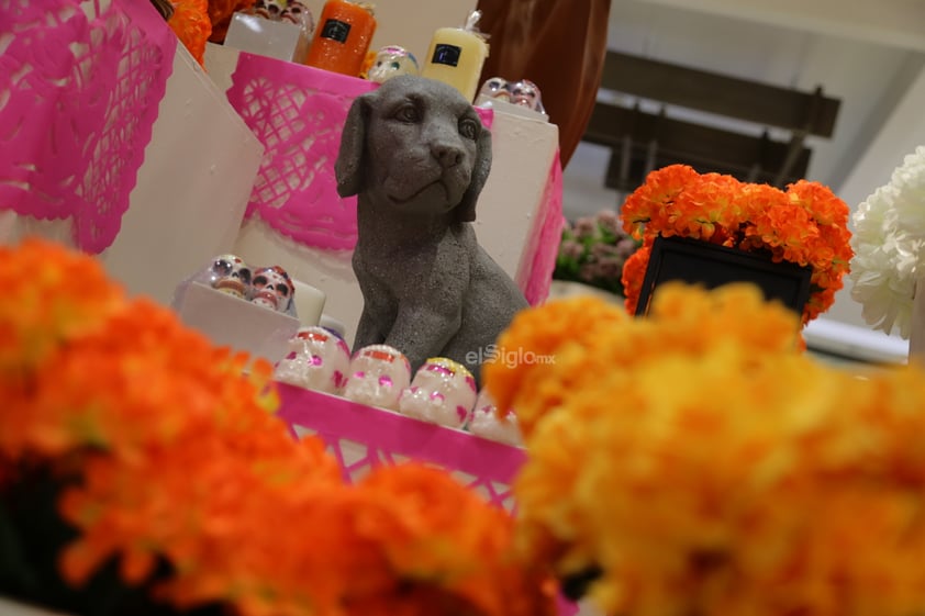 Dedican altar de muertos al pintor colombiano Fernando Botero en Torreón