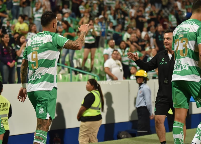 Santos Laguna golea en el Estadio Corona a los Bravos de Juárez