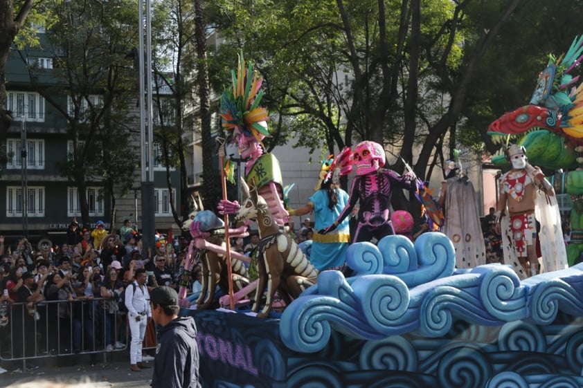 EUM20231104SOC19.JPG 
CIUDAD DE MÉXICO. City/CDMX-Desfile.- 4 de noviembre de 2023. Aspectos del Gran Desfile de Día de Muertos que avanza sobre Paseo de la Reforma rumbo al Zócalo de la Ciudad de México. Foto: Agencia EL UNIVERSAL/Carlos Mejía/EELG