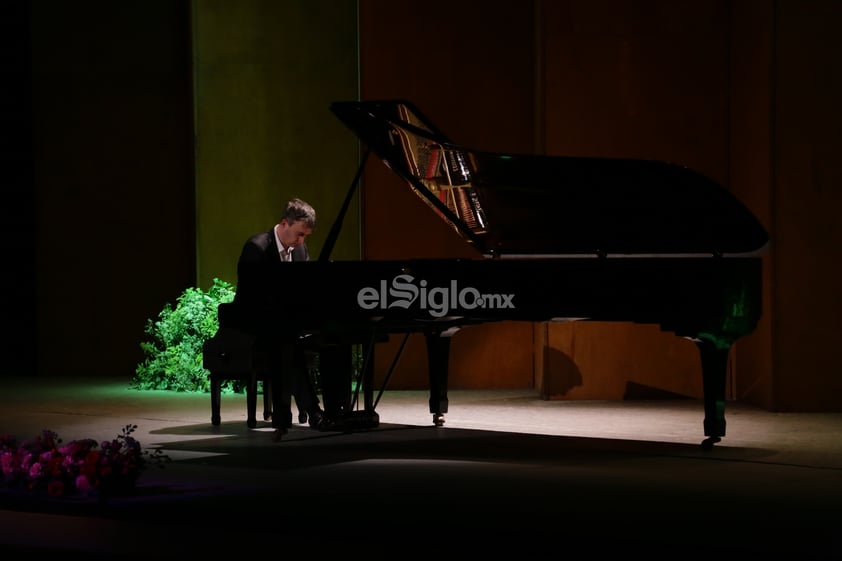 Francés protagoniza en Festival de Piano del TIM