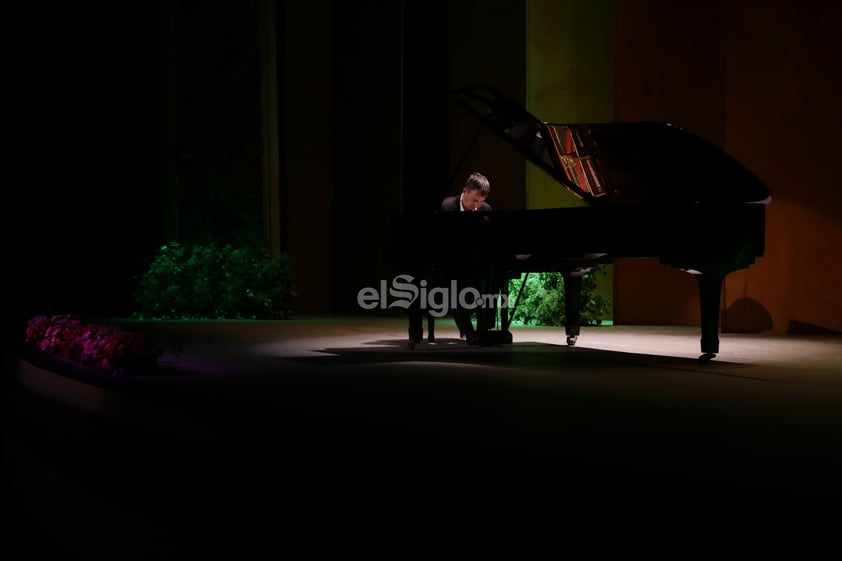 Francés protagoniza en Festival de Piano del TIM