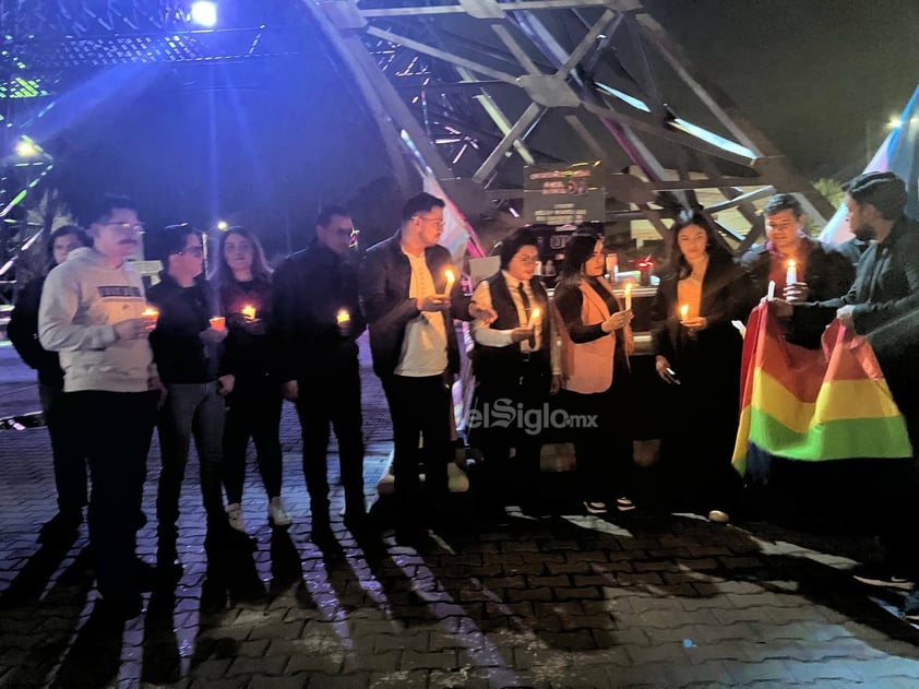 Se unen activistas y miembros LGBTI de La Laguna a Velada tras la muerte de magistrade Ociel Baena