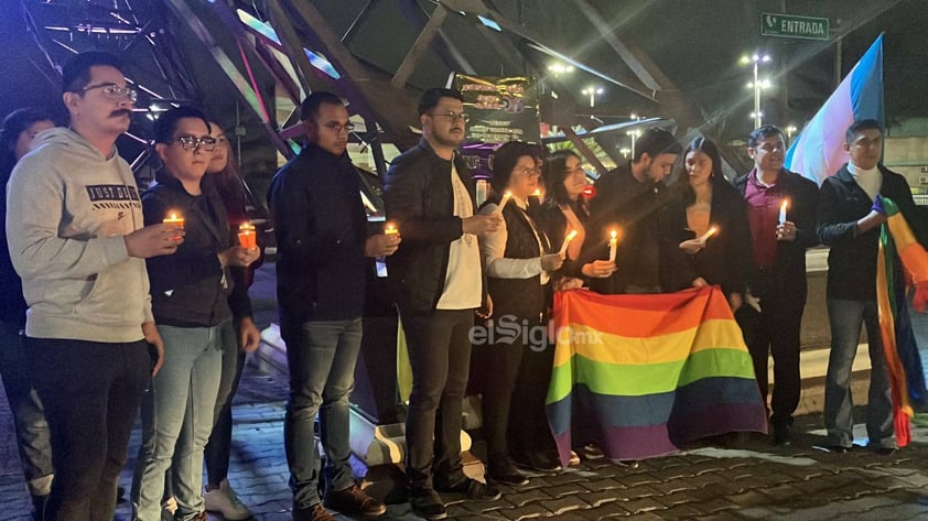 Se unen activistas y miembros LGBTI de La Laguna a Velada tras la muerte de magistrade Ociel Baena