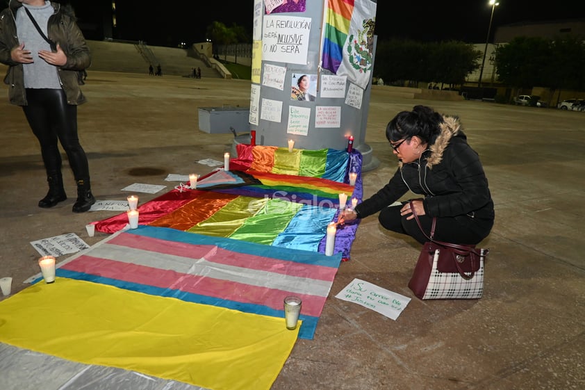 Se unen activistas y miembros LGBTI de La Laguna a Velada tras la muerte de magistrade Ociel Baena