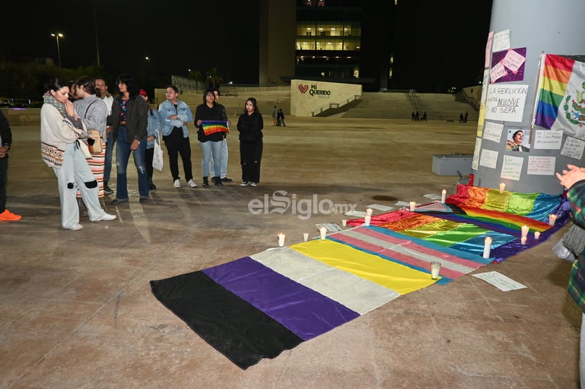 Se unen activistas y miembros LGBTI de La Laguna a Velada tras la muerte de magistrade Ociel Baena