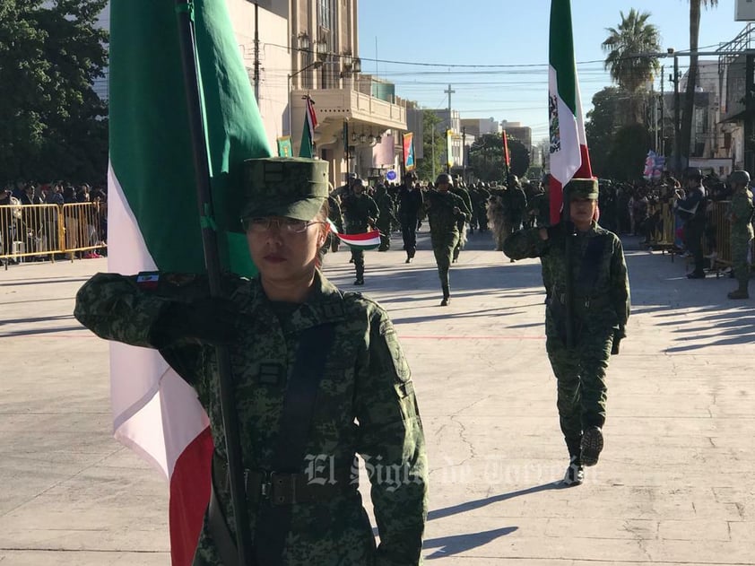 Desfile en conmemoración de la Revolución Mexicana en Torreón