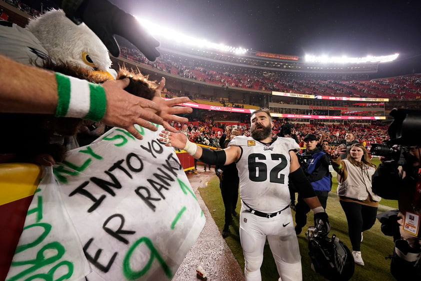 Eagles vence a Chiefs y se confirma como el mejor de NFL hasta la semana 11