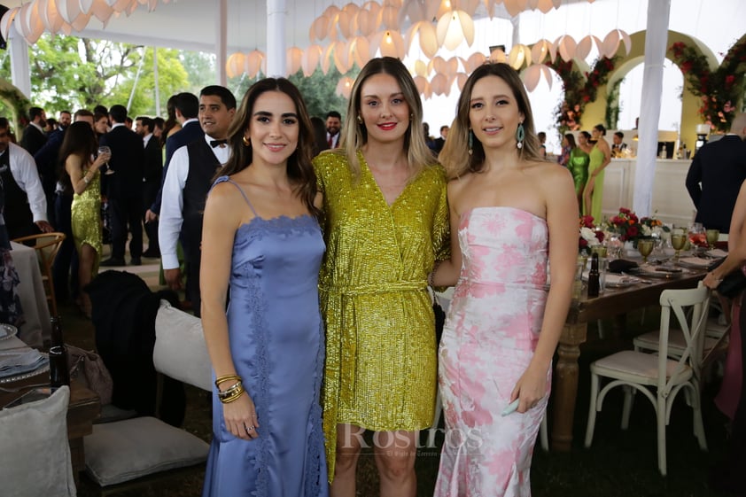 -Carola Gutiérrez, Pau Teele y Eva Quintero.