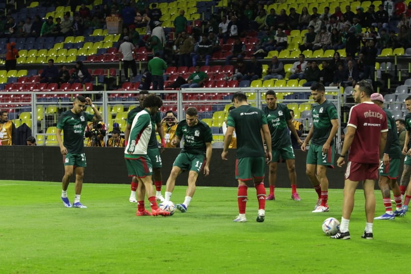 EUM20231121DEP03.JPG 
CIUDAD DE MÉXICO. Soccer/Futbol-Selección Mexicana.- 21 de noviembre de 2023. Aspectos del calentamiento de la Selección mexicana previo al partido contra Honduras de los cuartos de final de la Concacaf Nations League. Foto: Agencia EL UNIVERSAL/Carlos Mejía/EELG