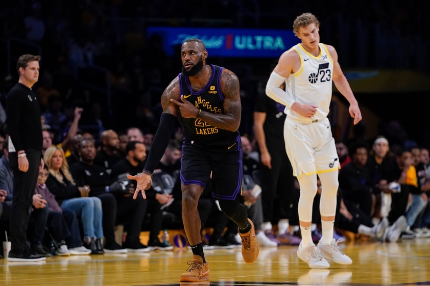 LeBron James llega a 39 mil puntos; Lakers vencen a Mavericks y siguen invictos