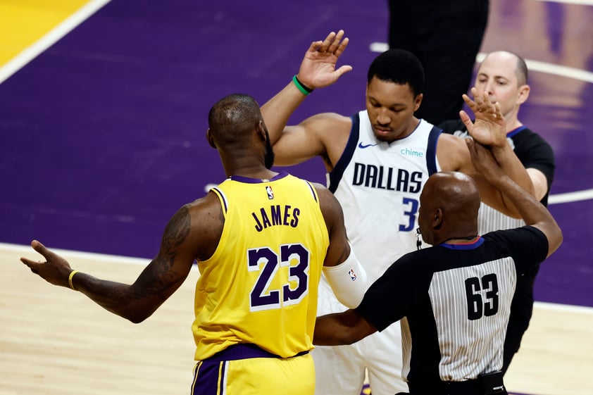 LeBron James llega a 39 mil puntos; Lakers vencen a Mavericks y siguen invictos