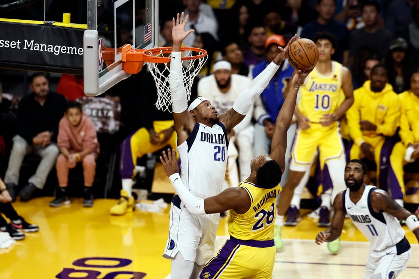 LeBron James llega a 39 mil puntos; Lakers vencen a Mavericks y siguen invictos