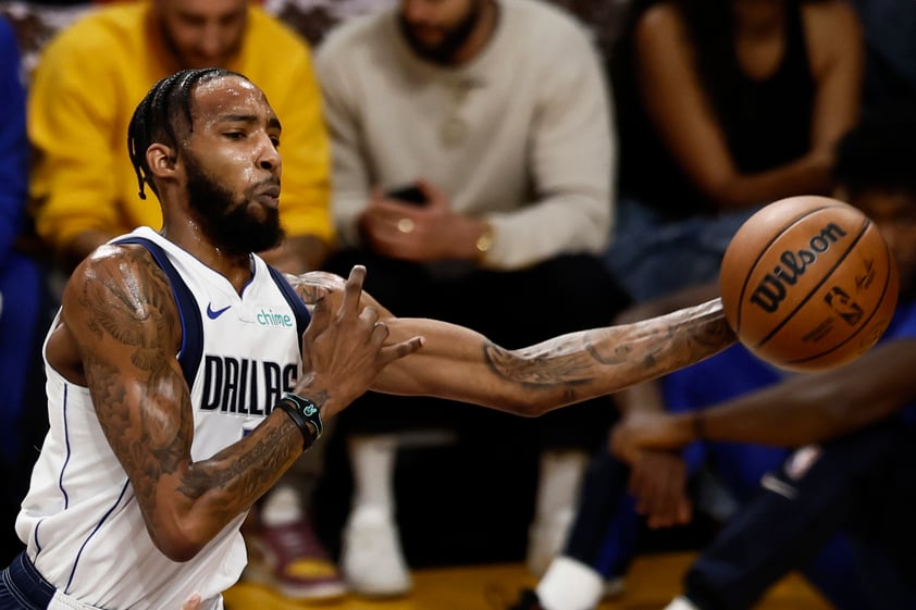 LeBron James llega a 39 mil puntos; Lakers vencen a Mavericks y siguen invictos