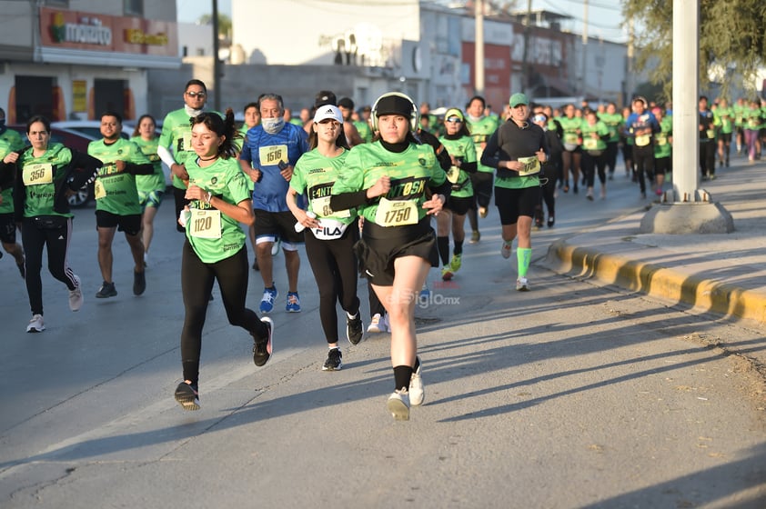 En la distancia de 10 kilómetros, Jared Serrano Rivera y José Contreras ingresaron juntos a la línea de llegada, aunque el triunfo se lo llevó el primero