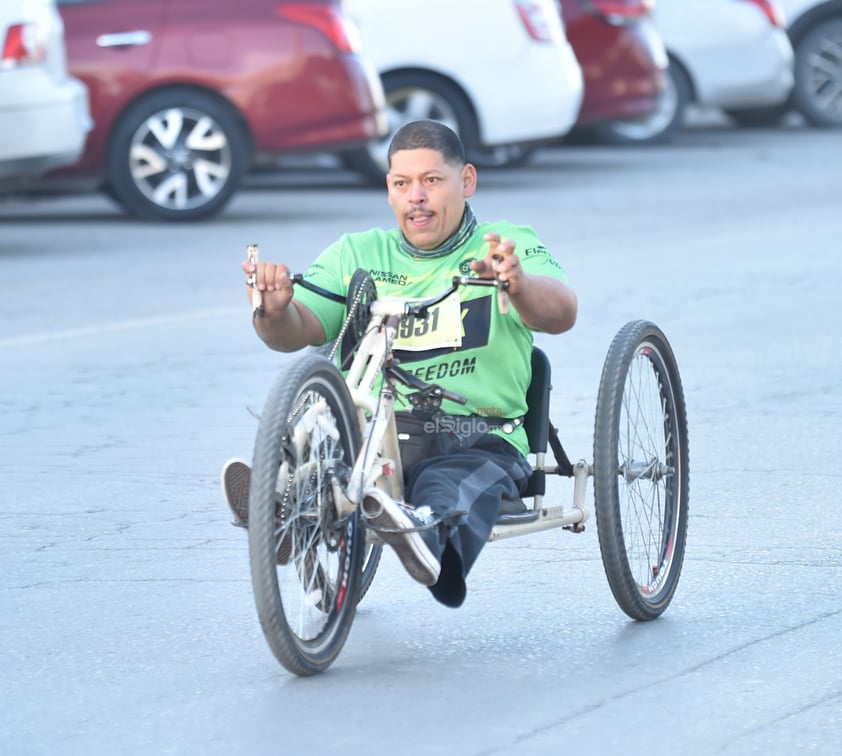 En la distancia de 10 kilómetros, Jared Serrano Rivera y José Contreras ingresaron juntos a la línea de llegada, aunque el triunfo se lo llevó el primero