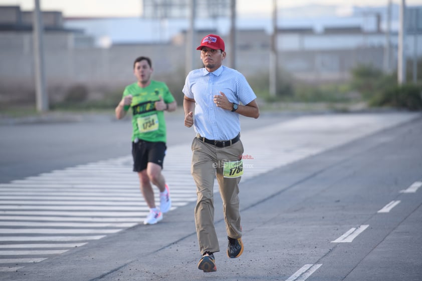 En la distancia de 10 kilómetros, Jared Serrano Rivera y José Contreras ingresaron juntos a la línea de llegada, aunque el triunfo se lo llevó el primero