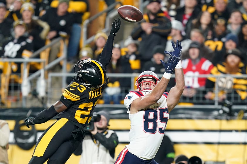 Patriots sorprende y triunfa sobre Steelers