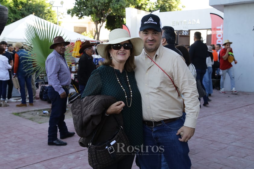 -Patricia Garza y Fernando Llama.