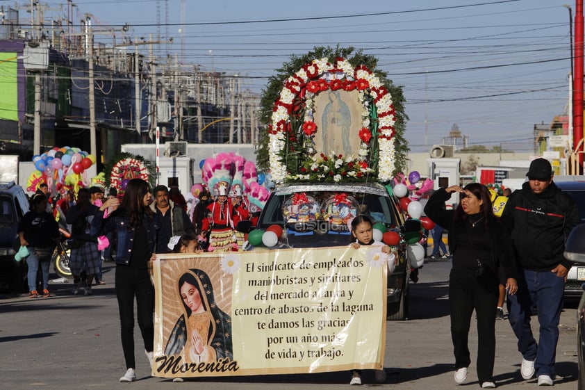 Con peregrinación, mercado Abastos de Torreón agradece a la Virgen de Guadalupe