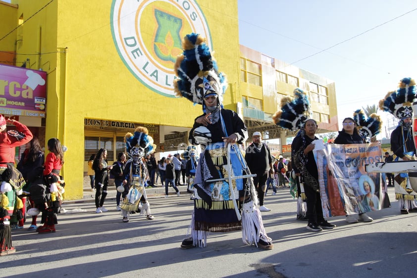 Con peregrinación, mercado Abastos de Torreón agradece a la Virgen de Guadalupe