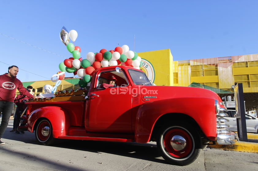 Con peregrinación, mercado Abastos de Torreón agradece a la Virgen de Guadalupe