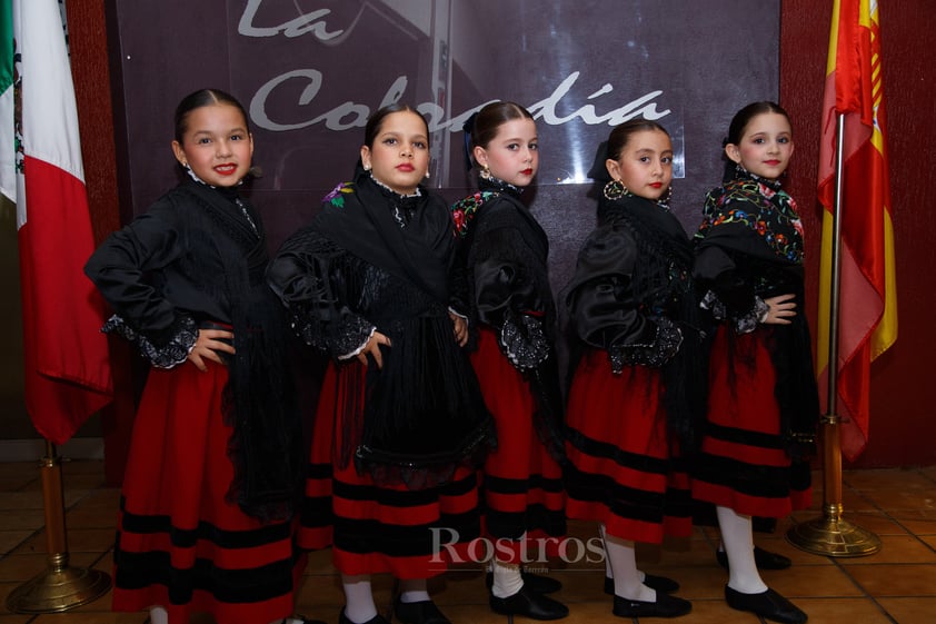 -Aurora, Nina, Inés, Luciana y Mariángela.