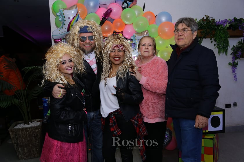 -Cecilia González, Rodrigo Sifuentes, Fabiola Muñoz, Maricarmen Dávila y Juan Antonio Sifuentes.