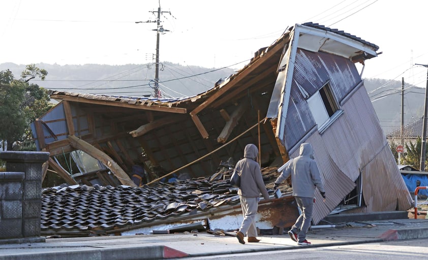 Sismo magnitud 7.6 deja muertos en Japón