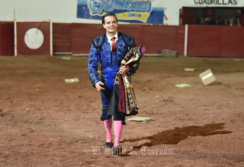 Lázaro Rodríguez y el debutante Vladimir Díaz comparten triunfo en Novillada de Año Nuevo