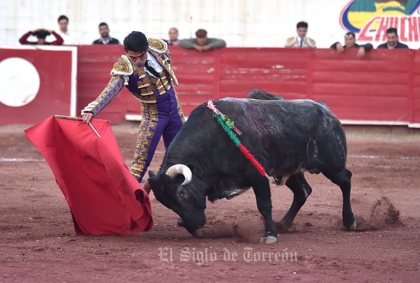 Lázaro Rodríguez y el debutante Vladimir Díaz comparten triunfo en Novillada de Año Nuevo