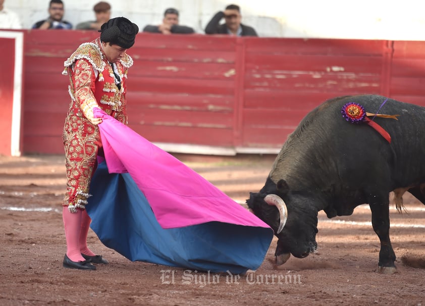 Lázaro Rodríguez y el debutante Vladimir Díaz comparten triunfo en Novillada de Año Nuevo