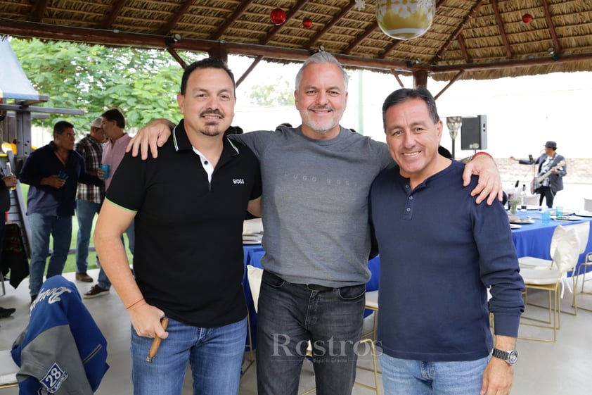 -Manuel Rosales, Jaime Russek y Juan Carlos Ayup.