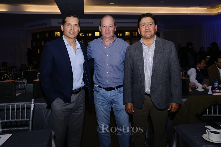 -Gerardo Murra, Gregorio Córdoba y Mario Calderón.