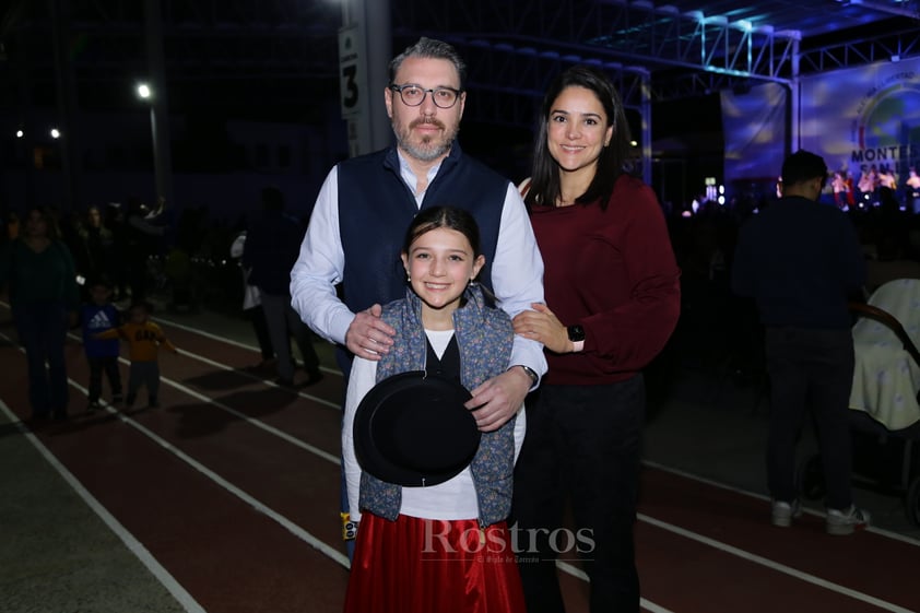 -Gustavo Kientzle, Frida Kientzle y Lorena Salmón.