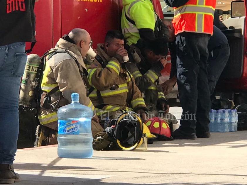 Conato de incendio en el centro comercial Galerías Laguna de Torreón. Fue necesario evacuar a los presentes, pero la situación fue controlada.