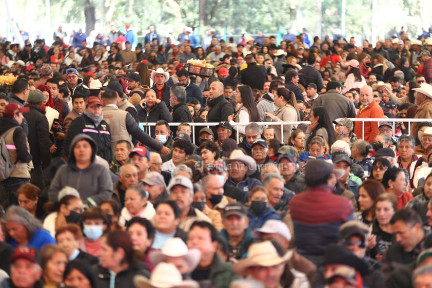 En su visita a la capital de Durango, la primera desde que llegó a la Presidencia de México, Andrés Manuel López Obrador anunció una serie de acciones y apoyos para esta entidad.