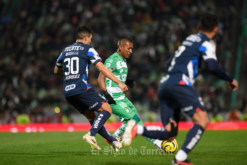 Monterrey vence al Santos Laguna y alcanza al América en el primer lugar del Clausura