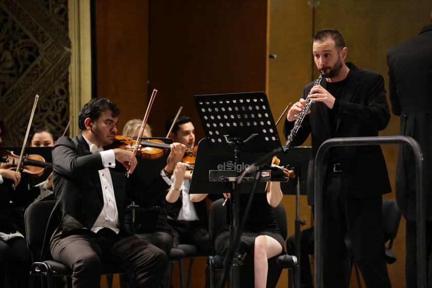 Oboísta interpreta a Strauss con Camerata de Coahuila