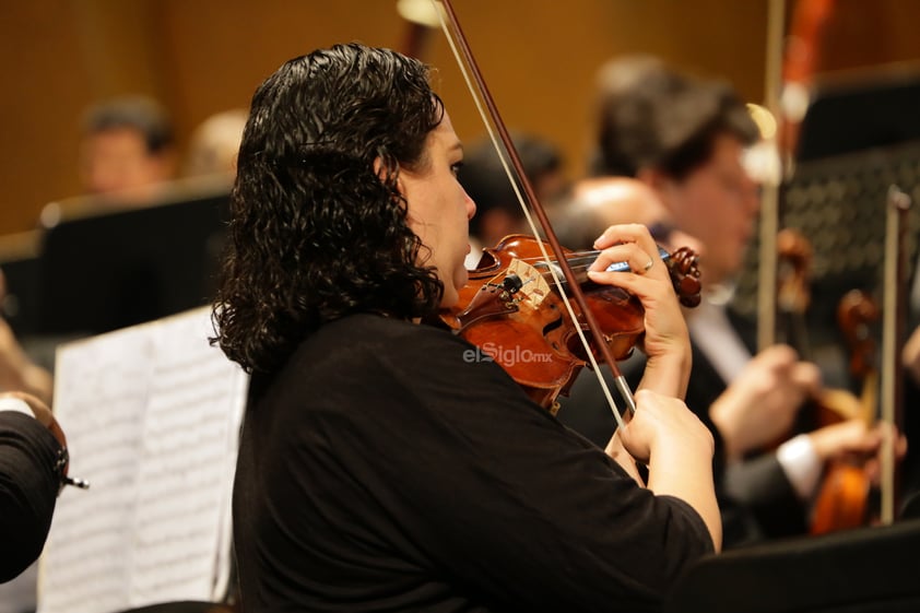 Oboísta interpreta a Strauss con Camerata de Coahuila