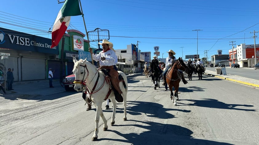 Multitudinaria, la cabalgata del ejido El Oro