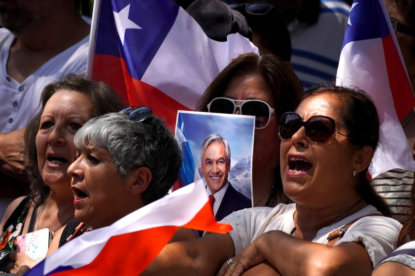 Velan al expresidente Sebastián Piñera en la antigua sede del Congreso de Chile