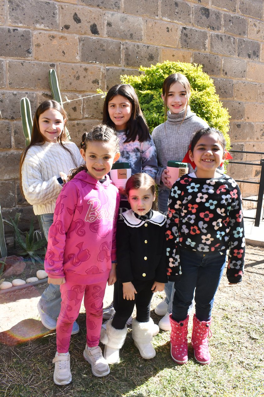 Mary, Pili, Dany, Ana, Balería, Emma