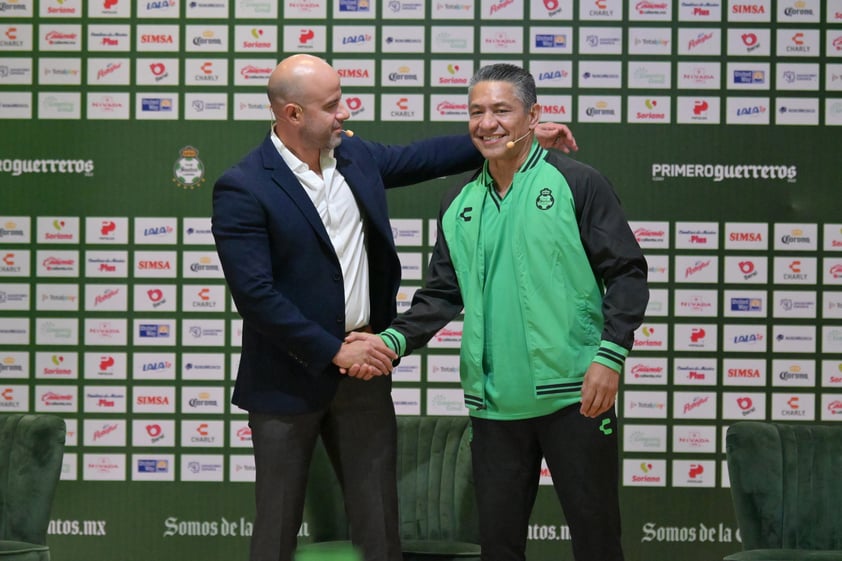 Nacho Ambriz nuevo técnico de Santos Laguna