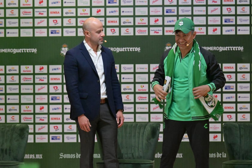 Nacho Ambriz nuevo técnico de Santos Laguna