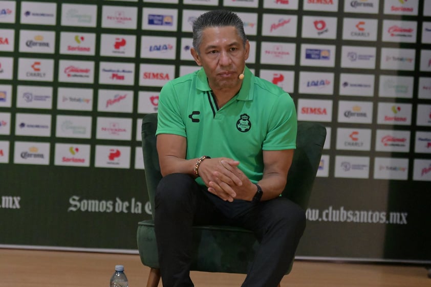 Nacho Ambriz nuevo técnico de Santos Laguna