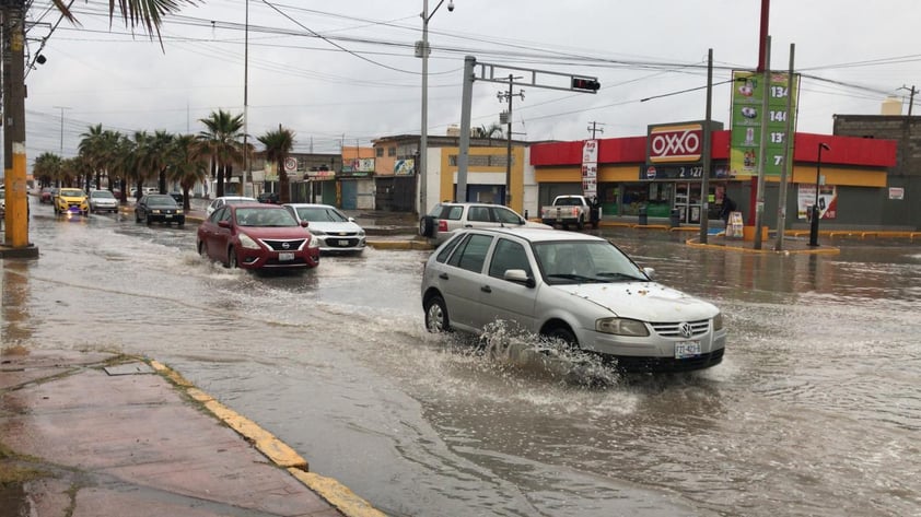 Lluvias dejan inundaciones en varios puntos de Torreón