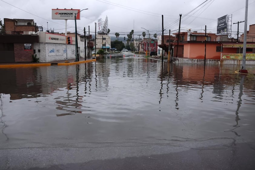 Lluvias dejan inundaciones en varios puntos de Torreón