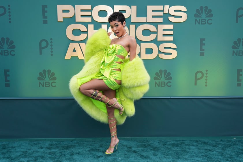 Los sorprendentes 'looks' de la alfombra de los People Choice Awards 2024