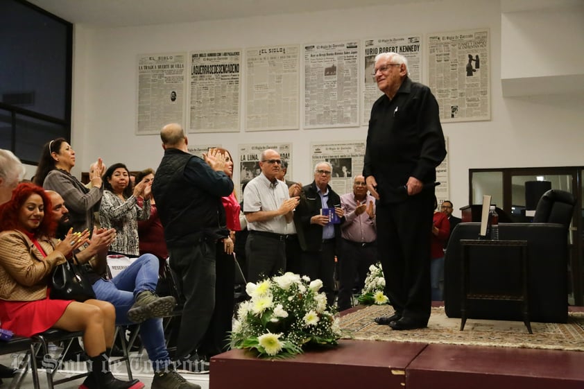 Armando Fuentes Aguirre presentó 'México en mí' en El Siglo, libro donde plasma su amor al país