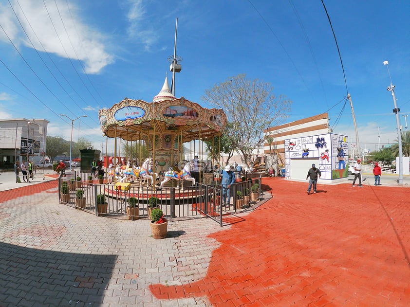 Este jueves inicia operación del carrusel en plaza del Amor de Gómez Palacio